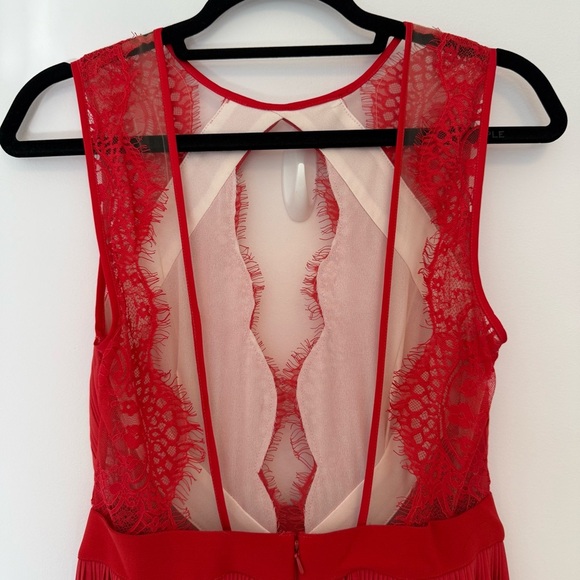 NWOT ASOS DESIGN Premium Scallop Lace Top Pleated Rex Maxi Dress Size 6 - Picture 3 of 11